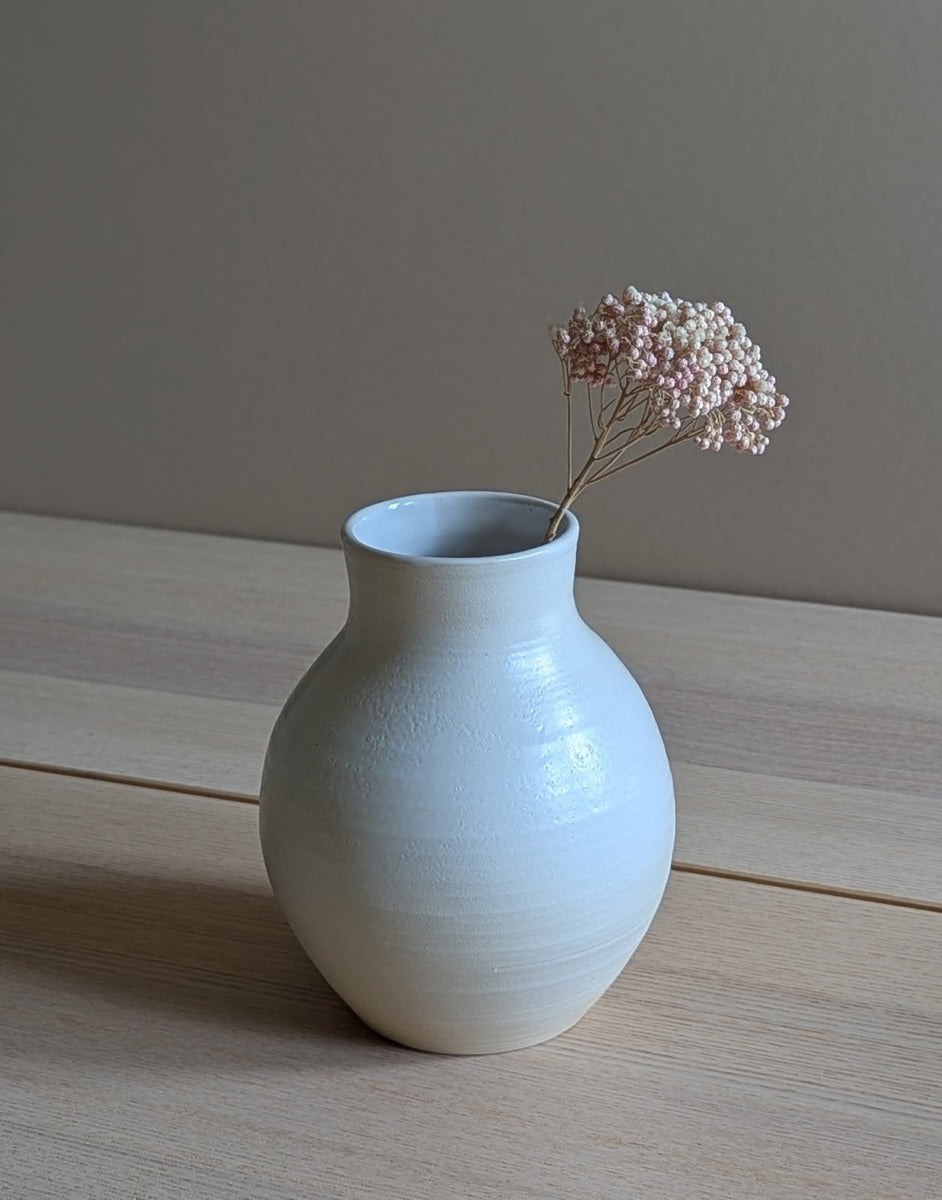White Vase - Alba