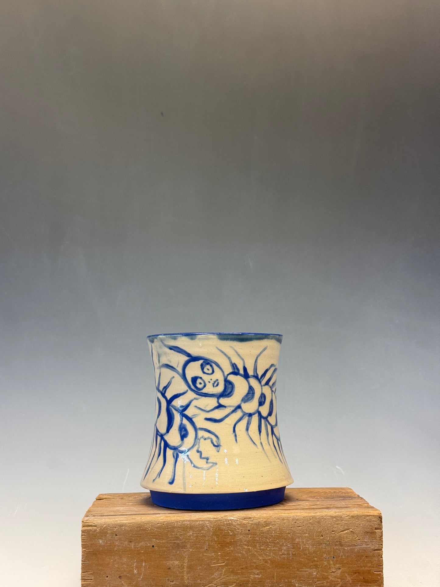 8 oz. Centipede Cup