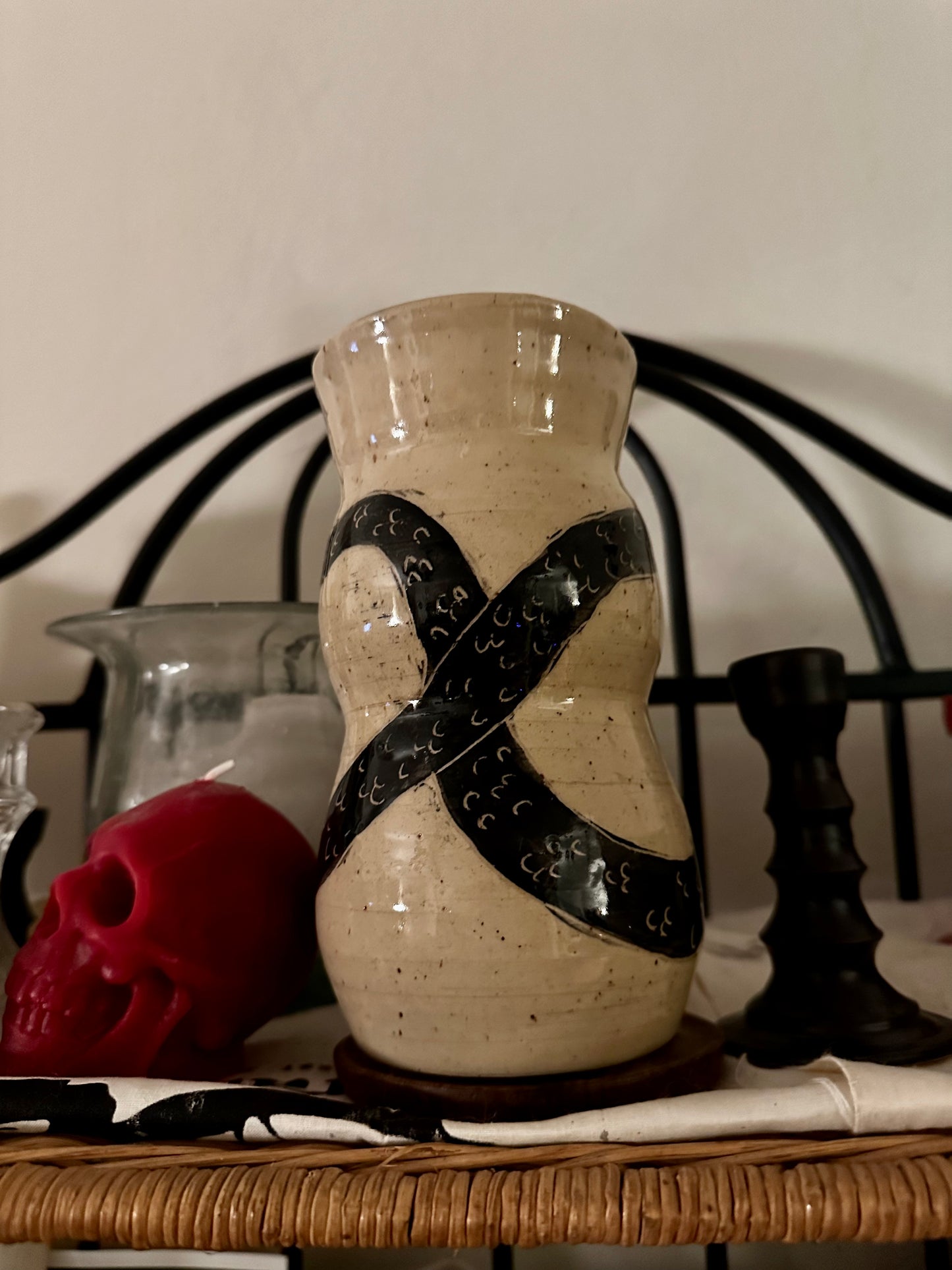 Ouroboros Vase - 1