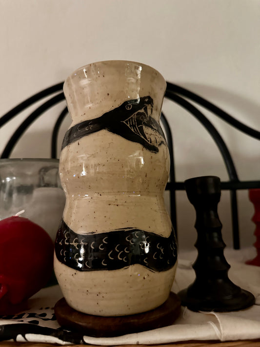 Ouroboros Vase - 1