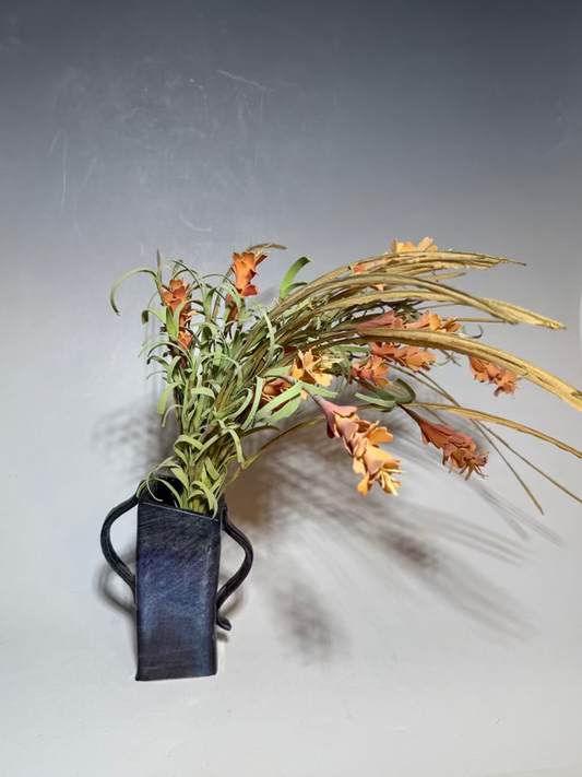 Grumpy vase - Jess Arnold