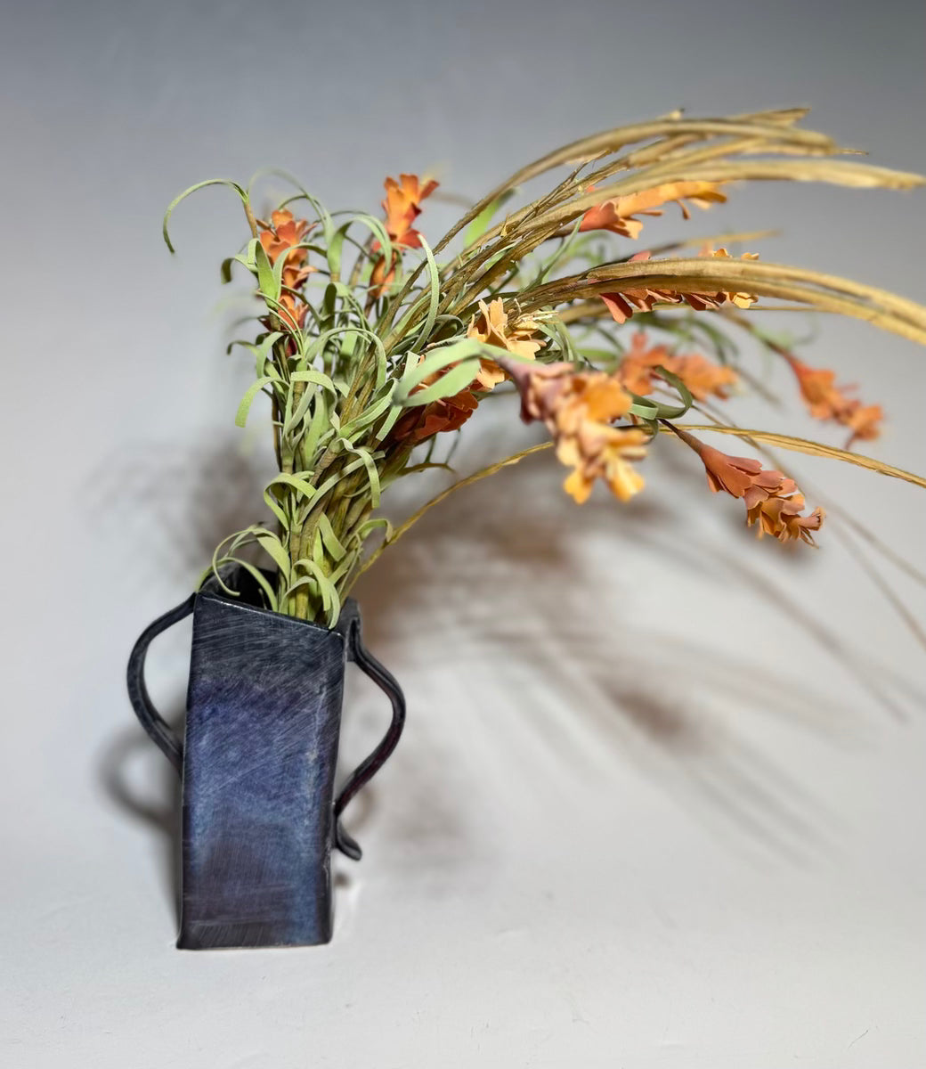 Grumpy vase - Jess Arnold