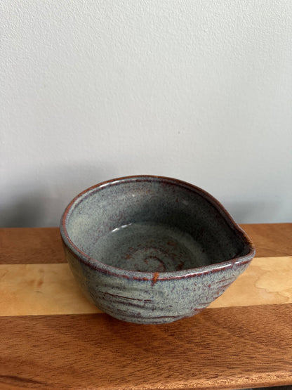 Blue carved bowl with spout - Ros